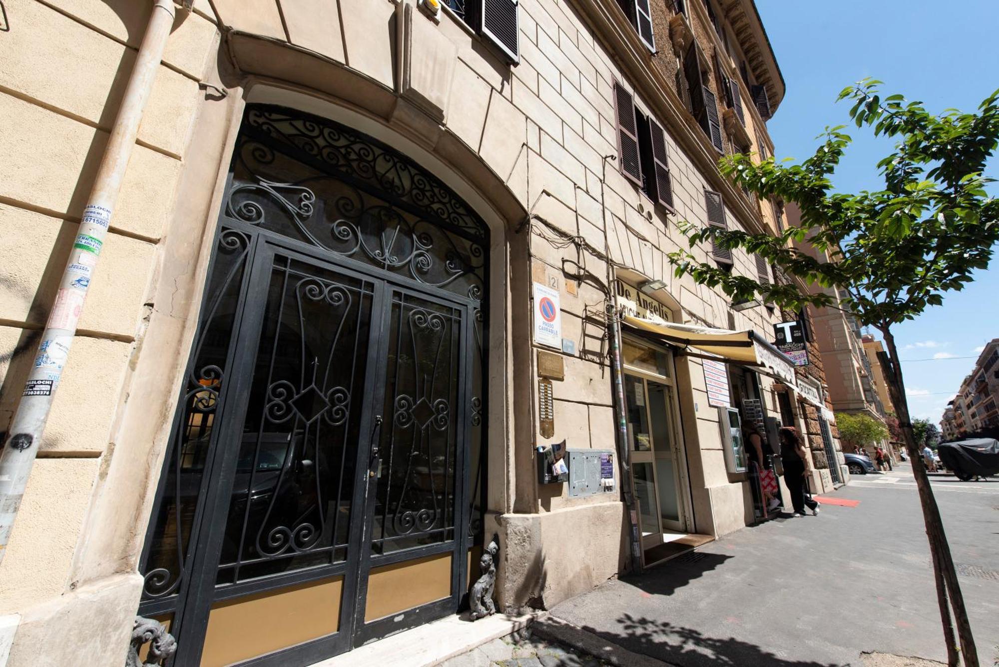 Vatican Scipioni Apartment